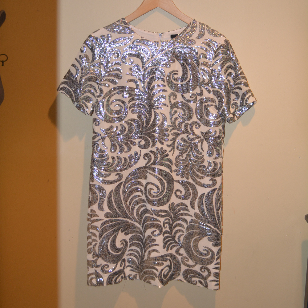 Forever 21 NWOT Short Sleeved Dress